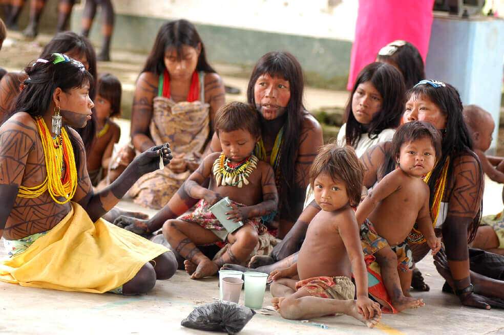 En Colombia se registran 87 pueblos indígenas que hablan 65 lenguas diferentes.