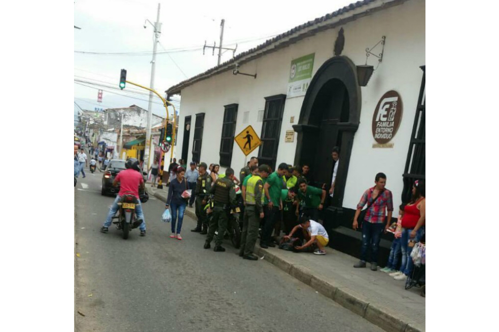 Los jóvenes fueron remitidos al Hospital Universitario de Santander debido a la gravedad de sus heridas. / Cuenta de Twitter @Leosilvaparada