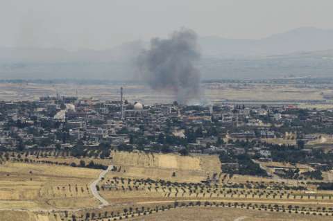 57 muertos en bombardeos de la coalición contra una prisión del EI en Siria