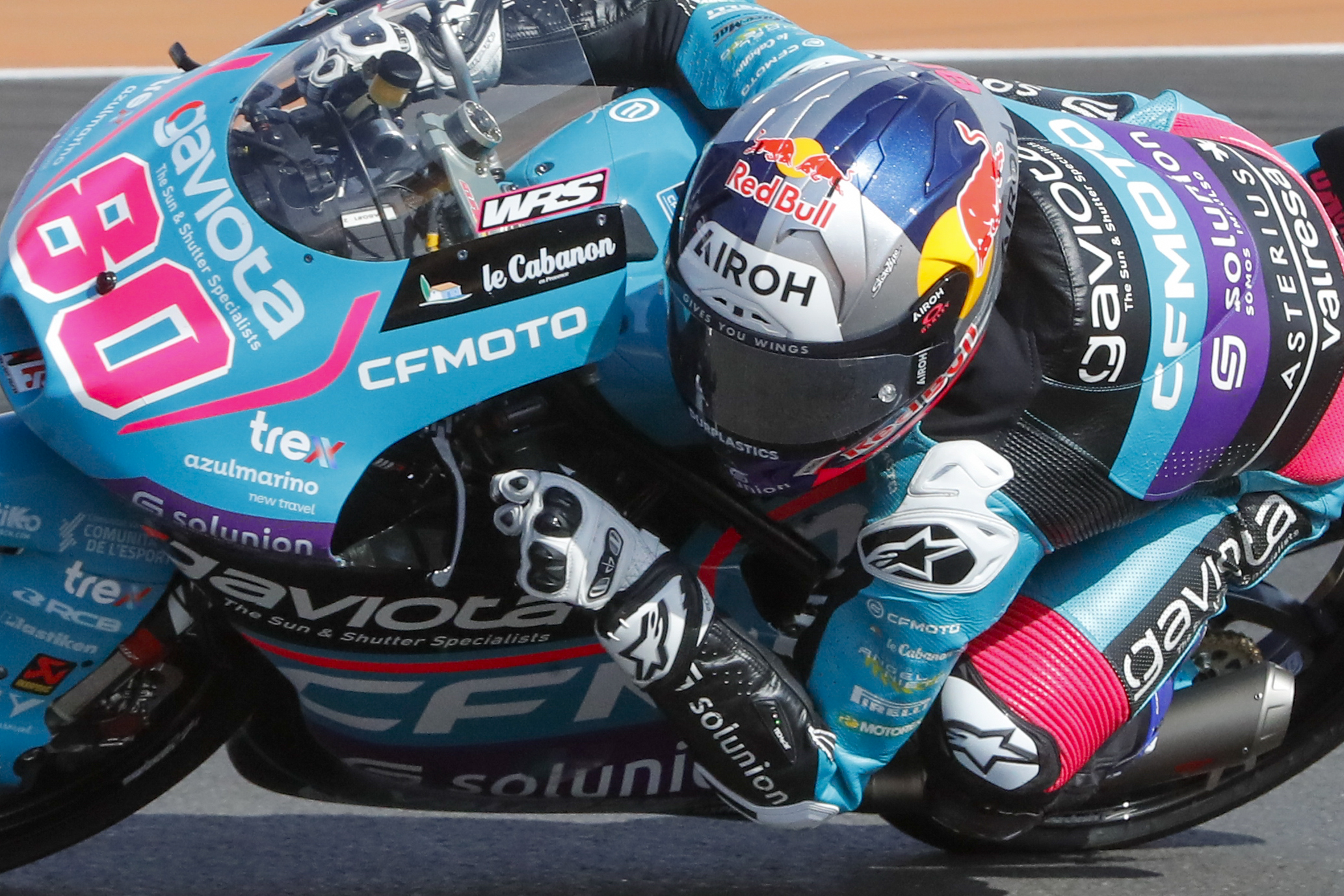 ALCAÑIZ (TERUEL), 01/09/2024.- El piloto colombiano de Moto3 David Alonso durante el Gran Premio de Aragón, duodécima cita de los Mundiales de motociclismo de velocidad, este domingo en el circuito MotorLand de Alcañiz (Teruel). EFE/Javier Cebollada