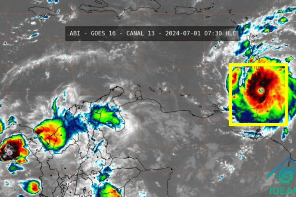 Imagen satelital del huracán Beryl.