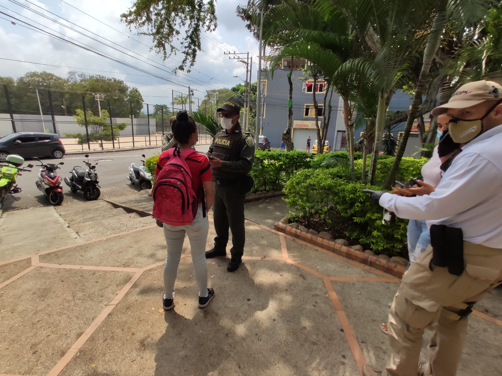 La mujer capturada manifestó que era la encargada de cuidar a la niña de 2 años.