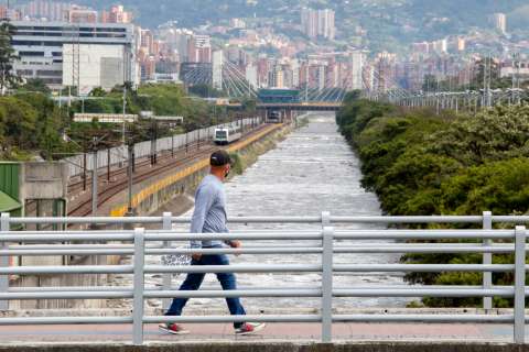 Lo que se sabe del cuerpo desmembrado de una mujer hallado en el río Medellín