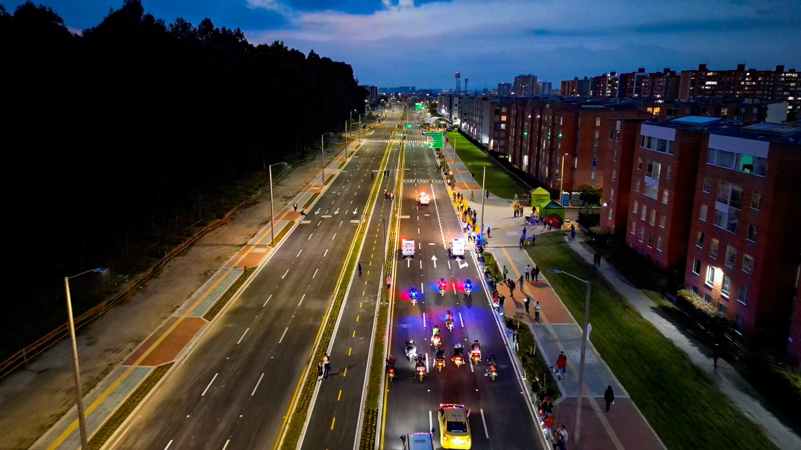 Avenida Guayacanes terminada