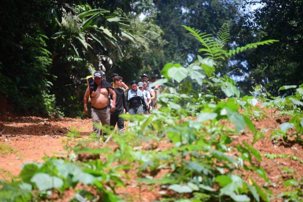 Migrantes por el Darién