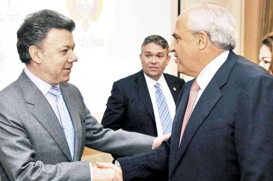 El presidente Juan Manuel Santos y el expresidente Ernesto Samper: hoy aliados, en el pasado rivales. / Presidencia