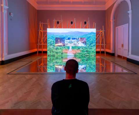 Juan Covelli, el artista colombiano que llevó el río Atrato a un destacado museo en Londres