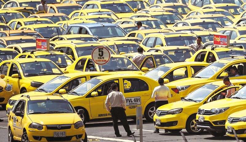 En Bogotá hay 52.000 taxis afiliados a 59 empresas.  / El Espectador