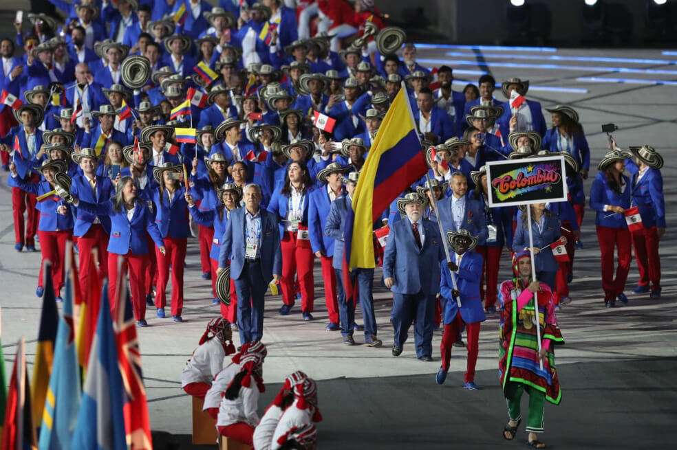 La delegación colombiana en el desfile en el Estadio Nacional de Lima. / COC