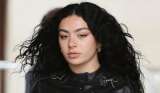 Charli XCX protagoniza ‘Erupcja’, una película en la que trabajó en secreto en Polonia