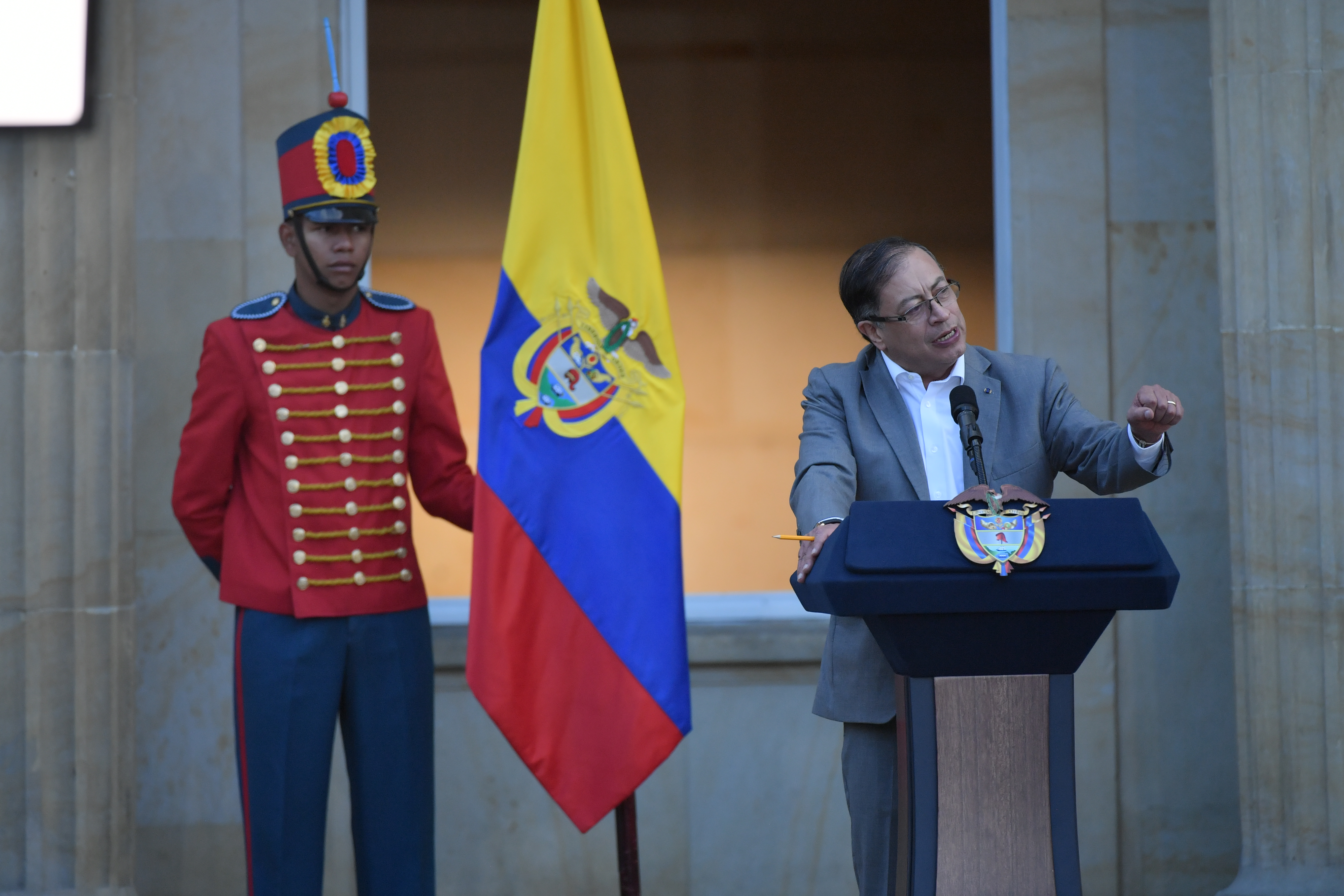 Presentación y radicación de la reforma a la salud por la bancada de gobierno, estuvieron presentes; Gustavo Petro, presidente; Francia Márquez, Vicepresidenta; Carolina Corcho, Ministra de la salud; Roy Barreras, presidente del Senado entre otros.