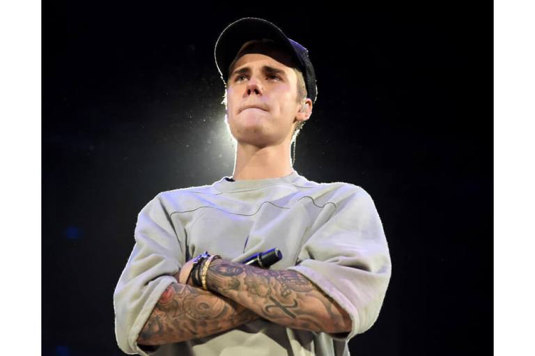 Justin Bieber canceló sus conciertos por un síndrome que le paraliza la cara