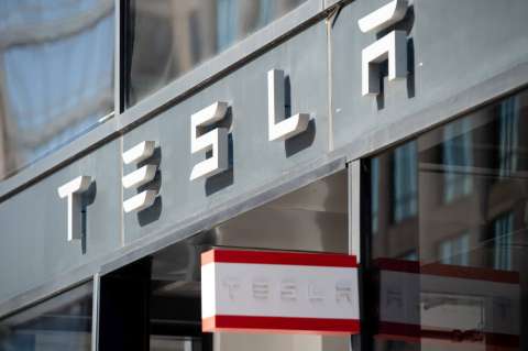 Desactivan siete bombas de Segunda Guerra Mundial en futura planta alemana de Tesla