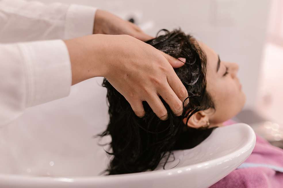 Aceite de coco y jengibre: truco para devolverle el brillo al cabello