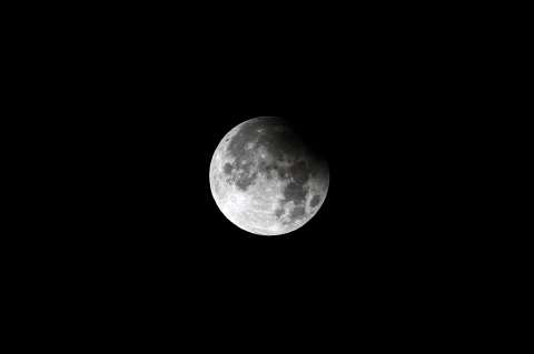 Habrá eclipses de sol y luna en 2025: fechas y lugares para verlos