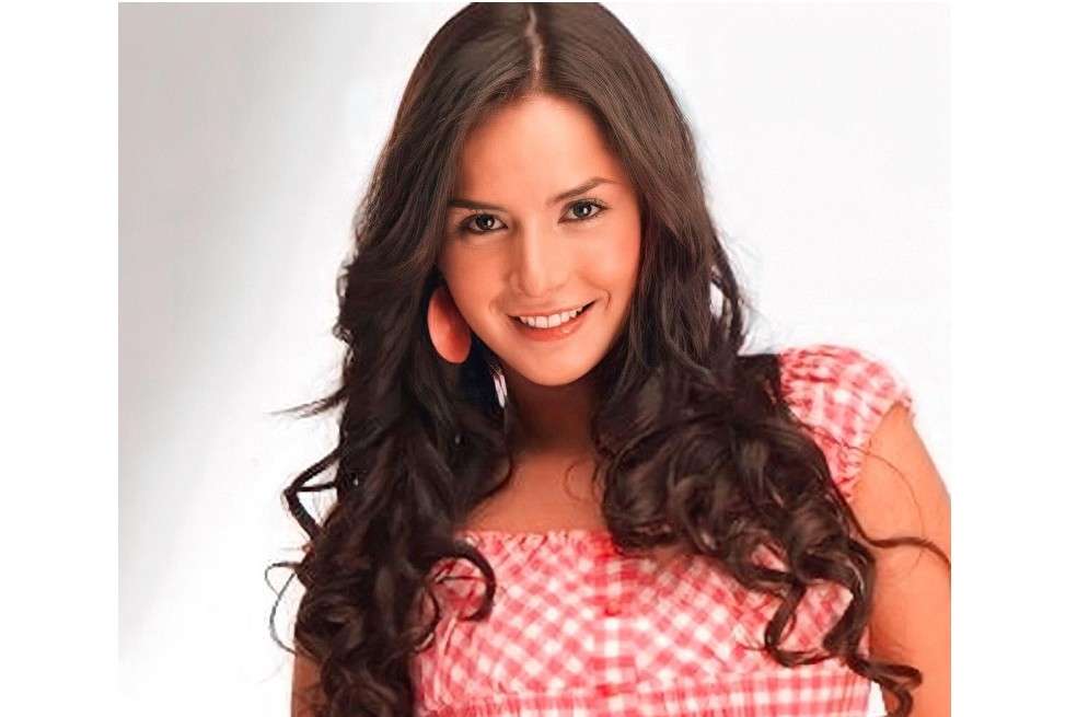 Gracias a su trabajo en la televisión, ha logrado fama y reconocimiento en más de 20 países, y se ha consolidado como una de las actrices más queridas del país. Por su papel de Catalina Santana en Sin senos no hay paraíso y, posteriormente en Sin Senos sí hay paraíso, logró un mayor número de fanáticos.