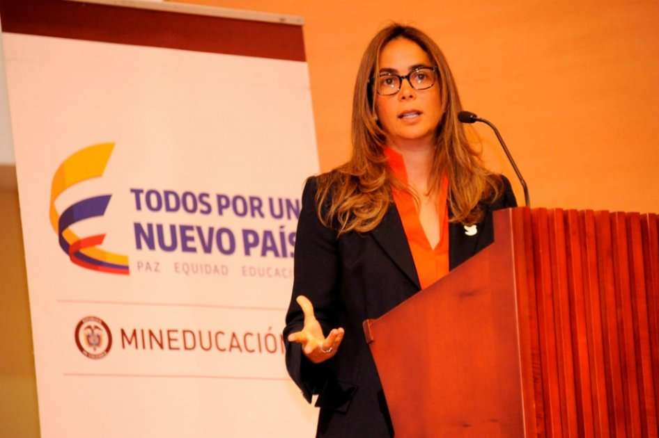 Gina Parody, durante la presentación del Snet en la Universidad Santo Tomás. / /Mineducación