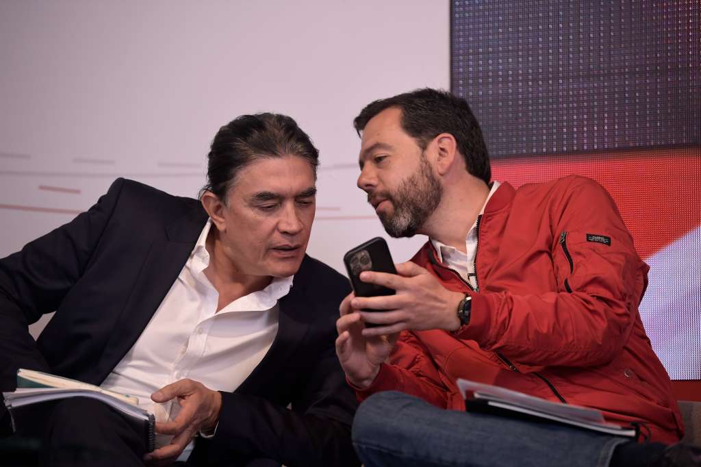 Debate de candidatos a la Alcaldía de Bogotá: Gustavo Bolívar, Carlos Fernando Galán, Rodrigo Lara, Diego Molano y Juan Daniel Oviedo (izq-der); organizado por Friedrich-Ebert-Stiftung en Colombia (Fescol), la Sociedad de Mejoras y Ornato de Bogotá, la Alianza para la Defensa de la Sabana, el Foro Nacional Ambiental, El Espectador y Blu Radio.