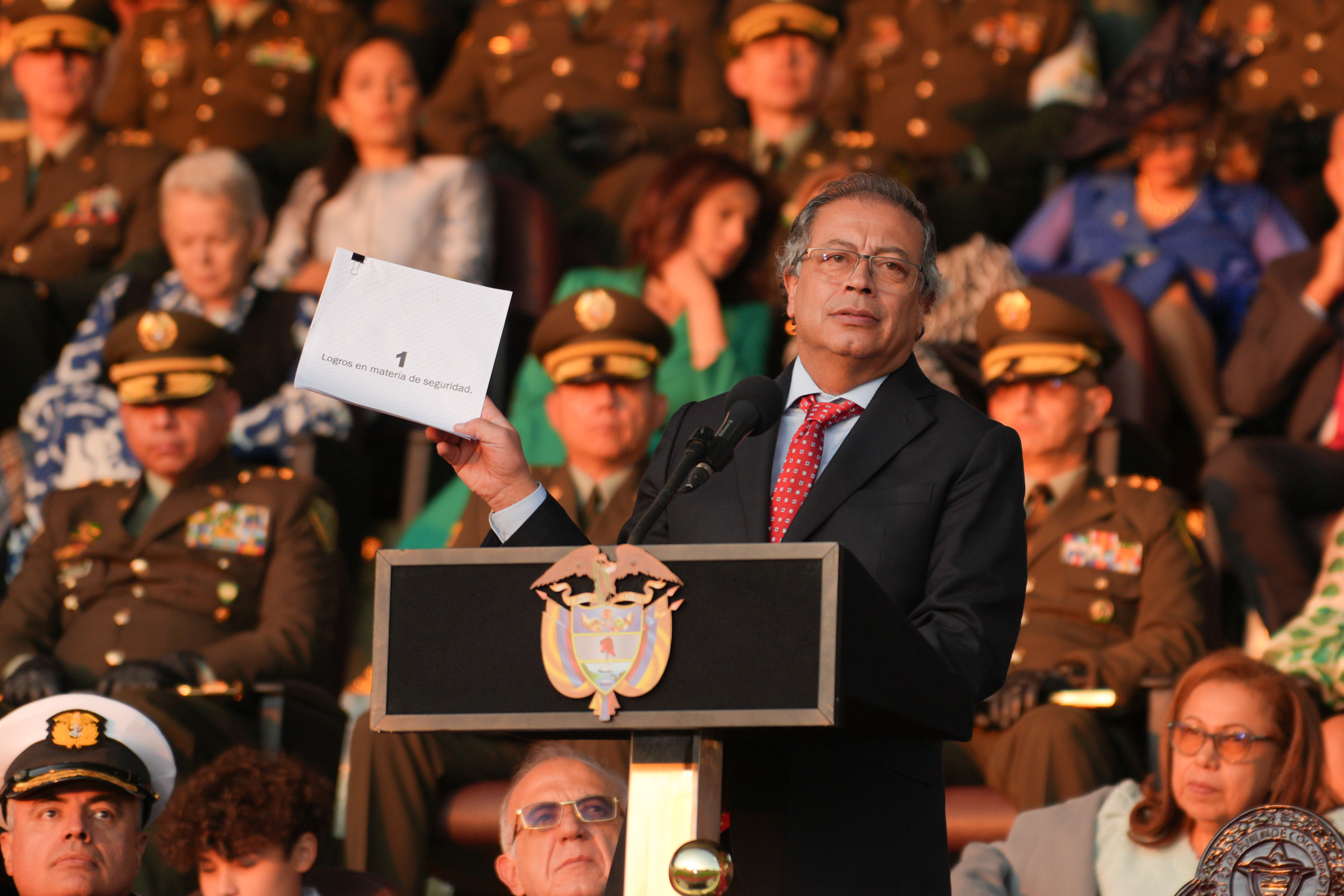 El presidente Petro busca parar el fuego amigo en su Gobierno y fortalecer estrategia para promocionar sus resultados.