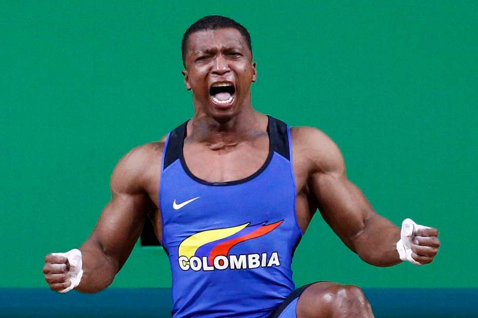 A todo pulmón. Así gritó el pesista colombiano Óscar Figueroa la conquista de la medalla de oro en los Juegos Olímpicos de Río 2016. / EFE
