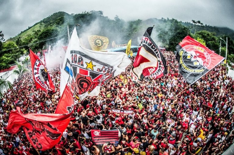 Flamengo, acompañado por su hinchada, salió para Lima en búsqueda de la Libertadores