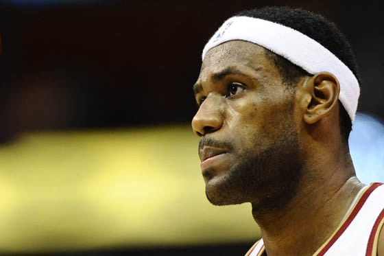 Lebron James recibe apoyo después de duras críticas hacía su juego