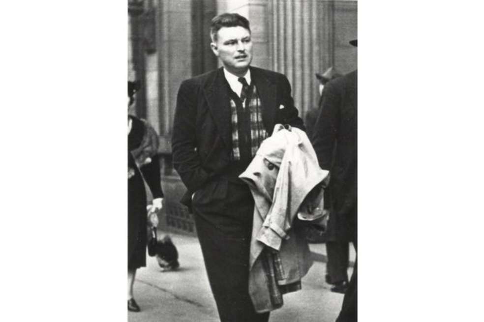 De las obras del escritor inglés Malcolm Lowry, se han adaptado al cine "Bajo el volcán" y "Mezcal".
