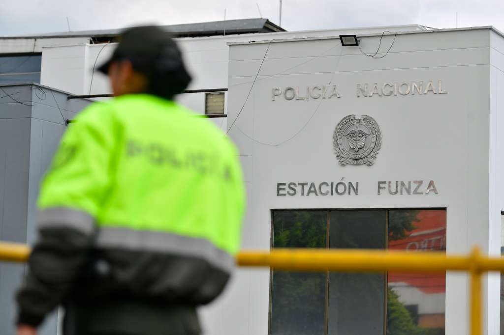 Estación de policía donde se desató una conflagración que provocó la muerte de seis reclusos y otros seis están con afectaciones; Al lugar se presentaron familiares de las víctimas.
