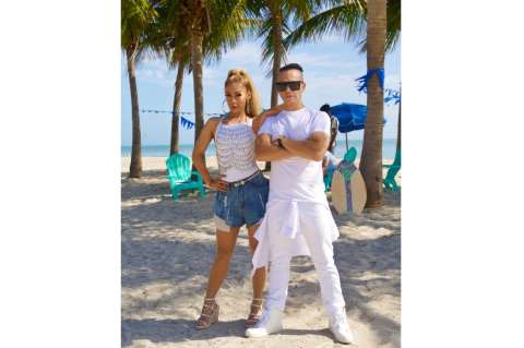 “Toma y dame”, lo nuevo de DLL junto a Sabrina la Princess