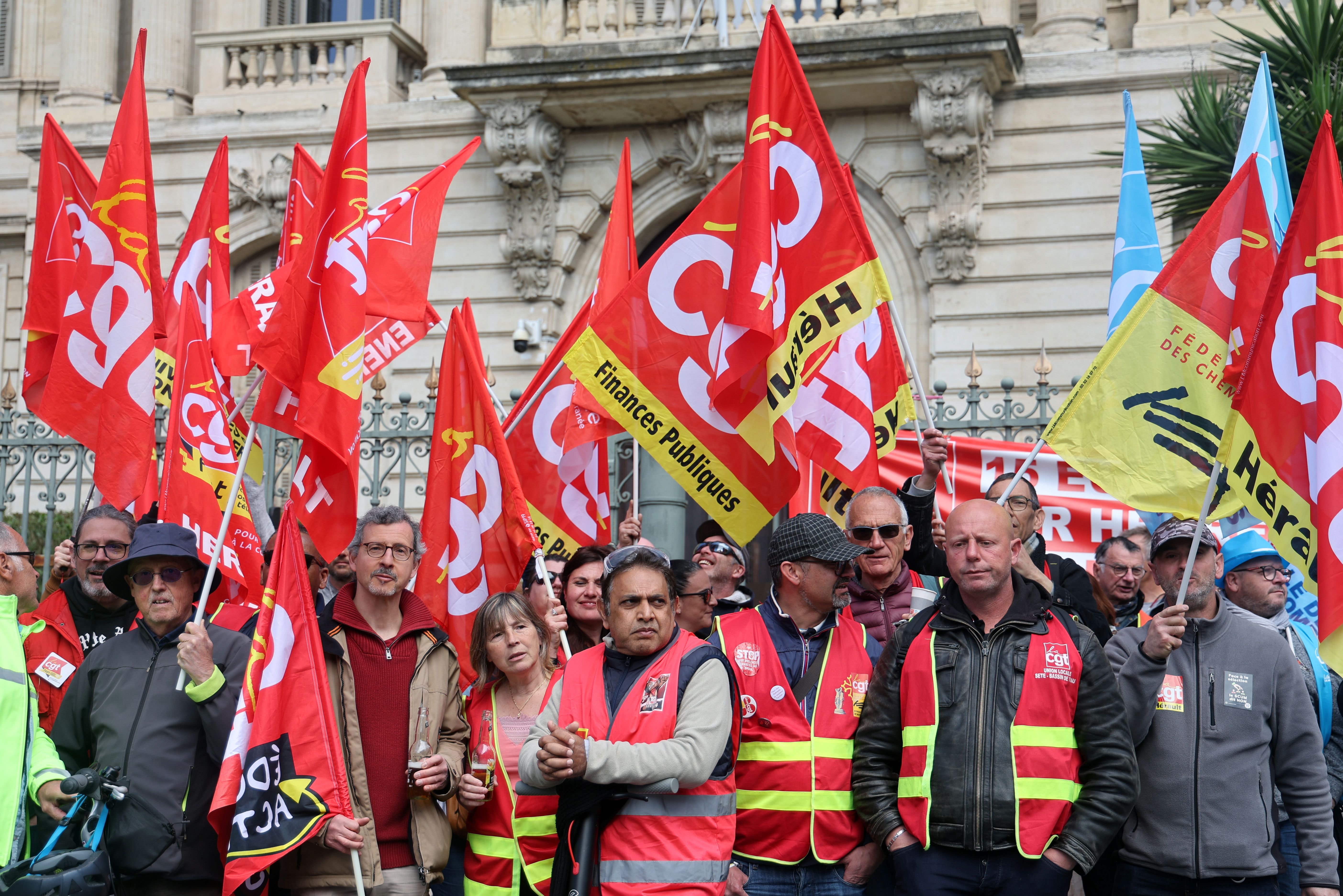 Montpellier (France), 31/12/1999.- Union members attend a rally against the French government's reform to the pension system in Montpellier, France, 14 April 2023.The Constitutional Council was set to deliver their verdict on 14 April concerning the examination of the text of the pension reform, after almost three months of social unrest. The reform would raise the retirement age in France from 62 to 64. (Protestas, Francia) EFE/EPA/Guillaume Horcajuelo
