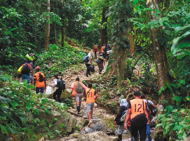 Migrantes en capurgana pasan por el darien en la nueva ruta migratoria