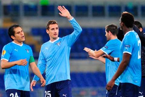 Lazio sale a arrebatar el liderato a Juventus