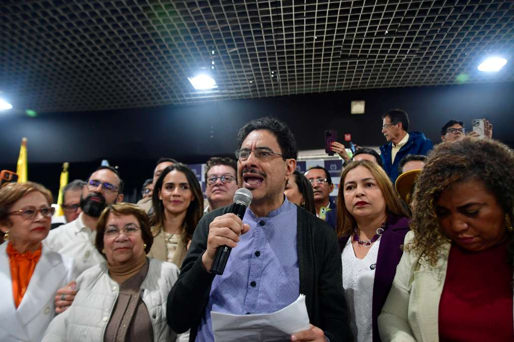 El Pacto Histórico inscribió sus listas al Congreso con Iván Cepeda como su carta presidencial para la consulta del Frente Amplio