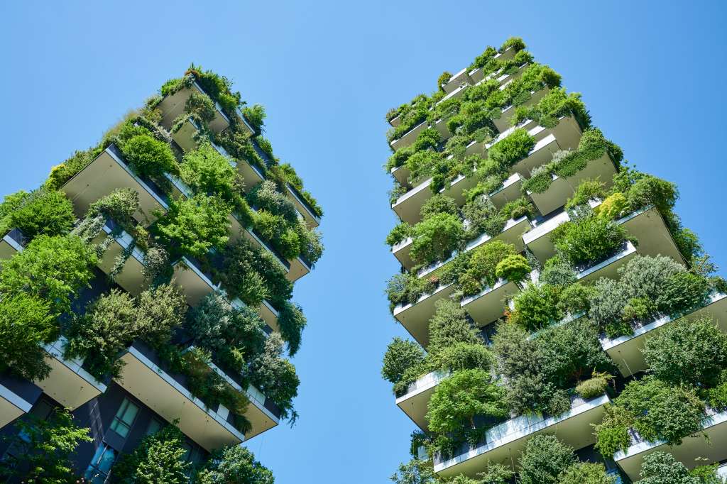 Bosco Verticale o "bosque vertical" en Milán, Italia, son dos torres residenciales donde hay más de 15.000 plantas sembradas. /Getty Images