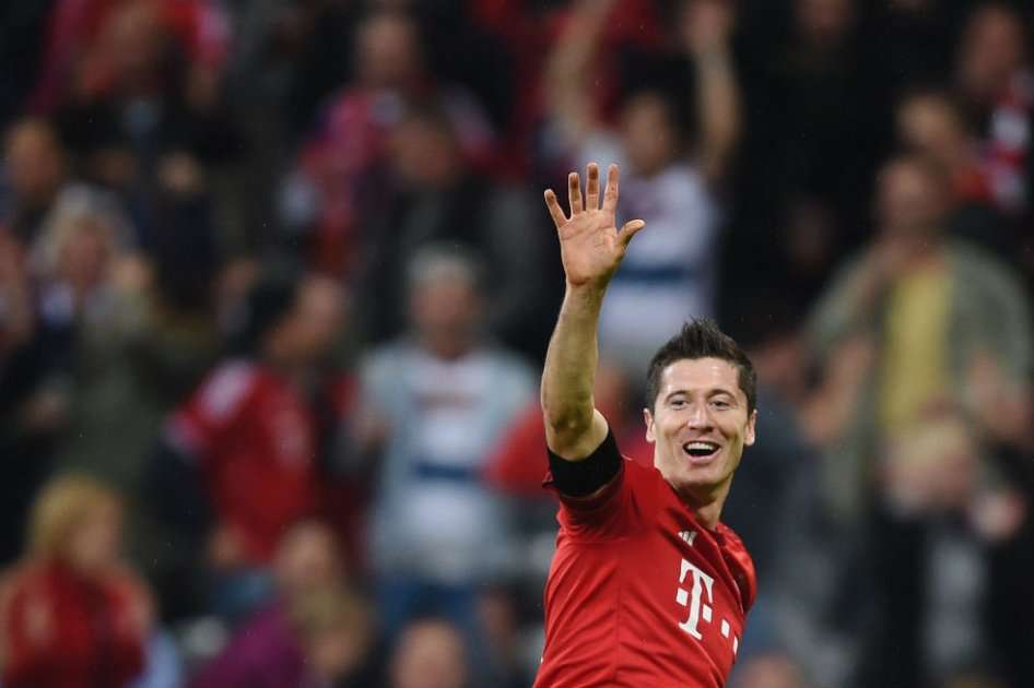 Robert Lewandowski marcó cinco goles en 9 minutos en el triunfo 5-1 del Bayern Múnich sobre el Wolfsburgo. Foto: AFP