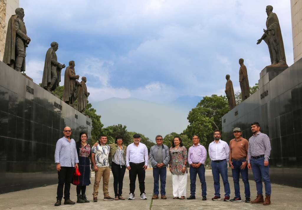 La delegación del ELN llegó este sábado a Caracas para la reunión con el Gobierno.