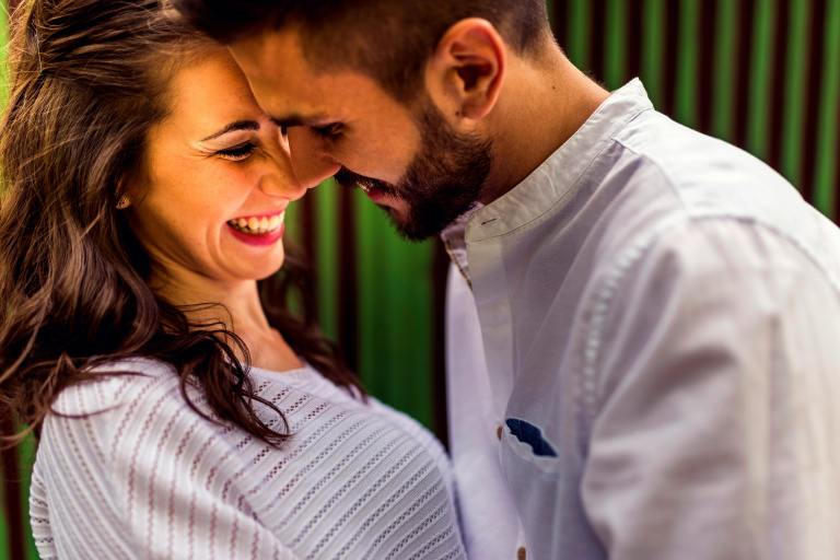 ¿Hay tensión sexual? 7 señales de que esa persona ya te movió el piso