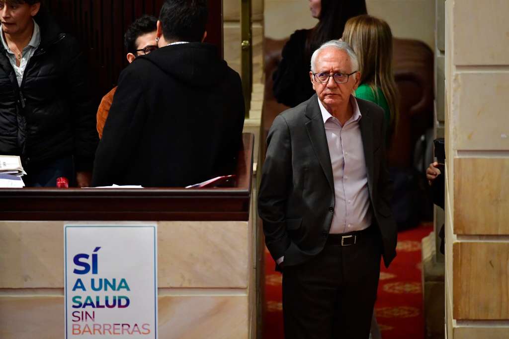 Ministro de salud durante la aprobación de la Reforma a la salud en la Cámara de Representantes