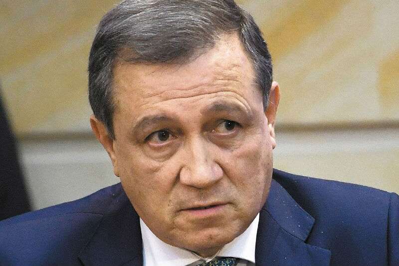 El presidente del Senado, Ernesto Macías, del Centro Democrático.