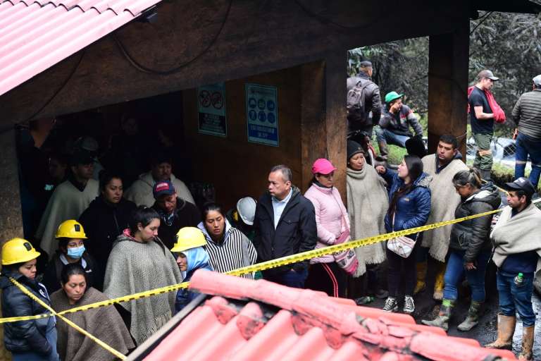 En la mañana de este 15 de marzo, el capitán de bomberos, Álvaro Farfán, confirmó que las minas estaban llenas de gas metano y polvo de carbón, lo que provocaría la explosión.
