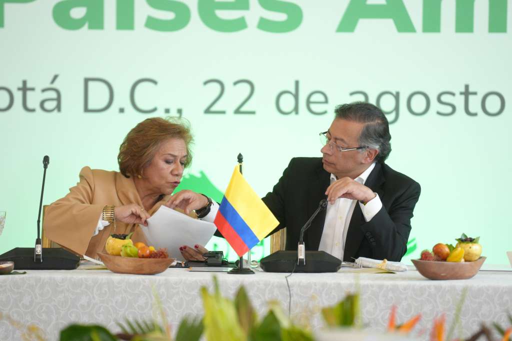 Canciller Rosa Villavicencio y presidente Gustavo Petro.