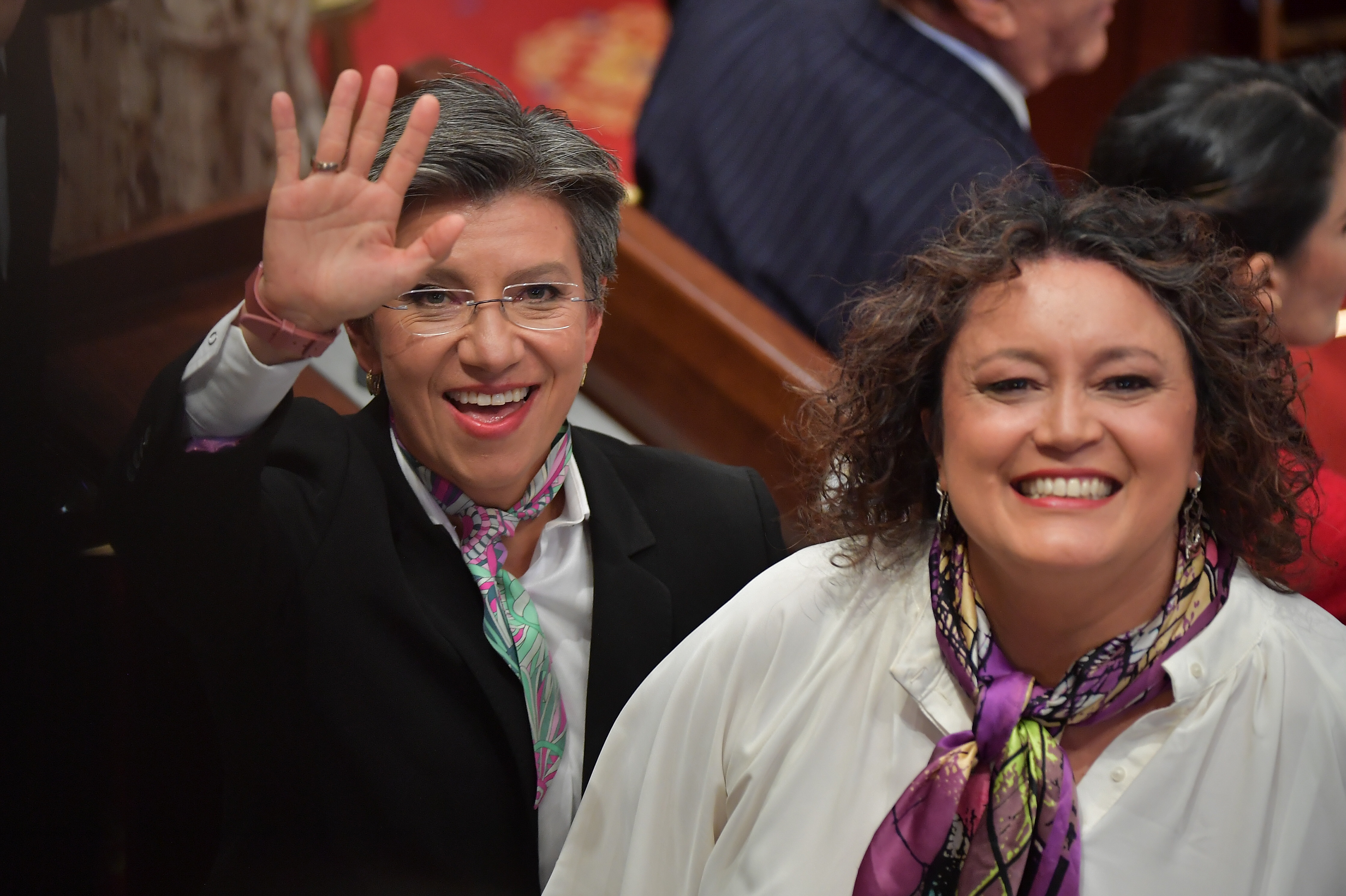 Alcaldesa de Bogotá y Angélica Lozano, senadora electa para el período 2022-2026 por el partido Alianza Verde, durante la instalación del Congreso y del último discurso de Iván Duque como presidente de Colombia (izq-der).