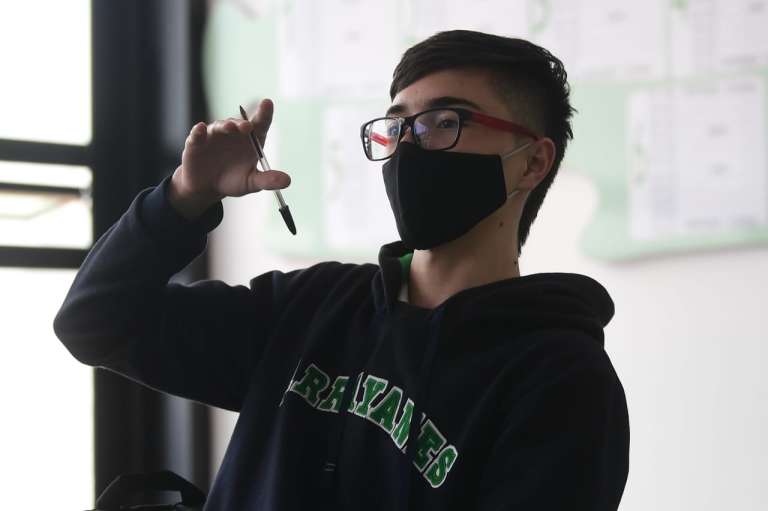 Los menores deben alternarse la ida al colegio, para dar la oportunidad a todos los estudiantes de asistir.