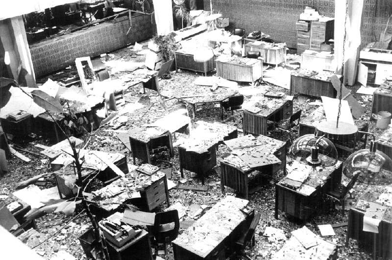 A la mañana siguiente al bombazo el periódico titulaba "¡Seguimos adelante!". / Archivo El Espectador