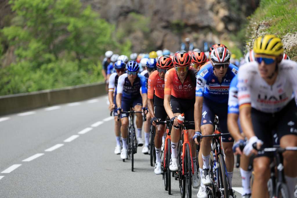 Pau (France), 13/07/2024.- Colombian rider Egan Bernal (C) of INEOS Grenadiers in action during the 14th stage of the 2024 Tour de France cycling race over 151km from Pau to Saint-Lary-Soulan Pla d'Adet, France, 13 July 2024. (Ciclismo, Francia) EFE/EPA/GUILLAUME HORCAJUELO