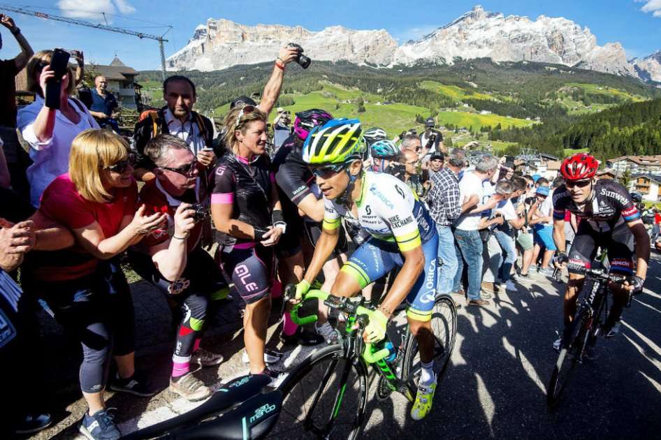 Esteban Chaves durante la etapa 14 del Giro de Italia. Foto: EFE
