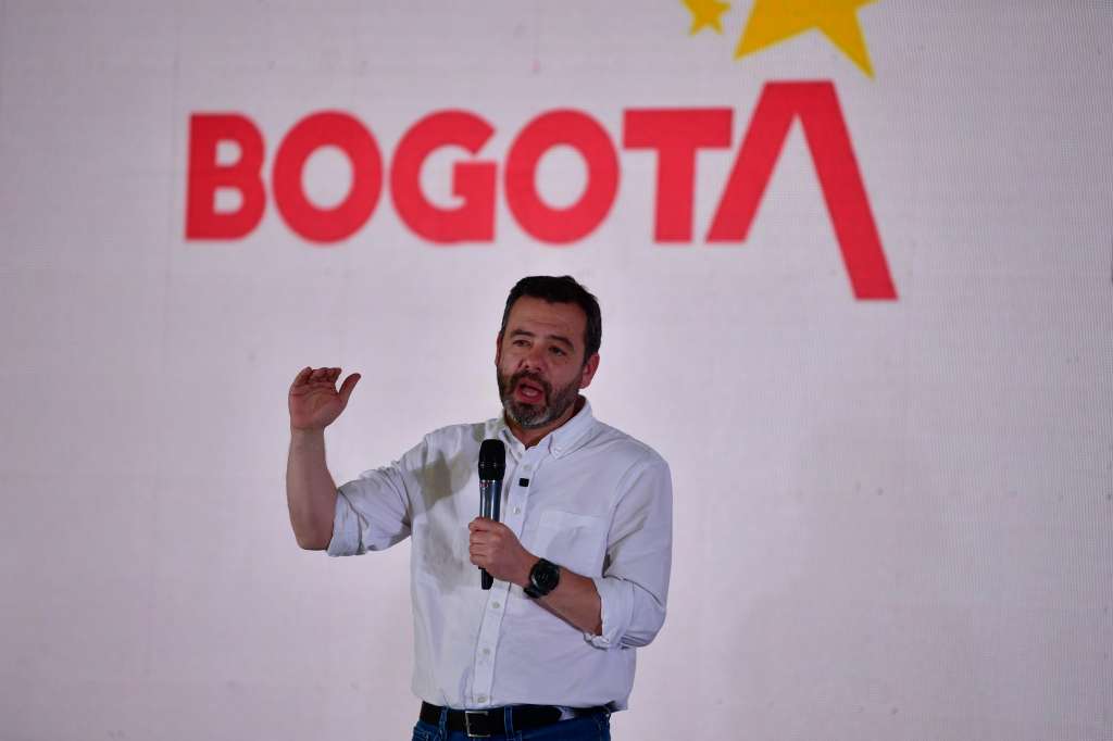 Alcalde de Bogotá durante el inicio de obra del nuevo estadio el Campin a cargo de Sencia, empresa concesionaria responsable de la construcción y operación del nuevo megaproyecto