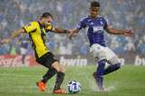 Bajo la lluvia, Millonarios venció a Peñarol en la Copa Sudamericana