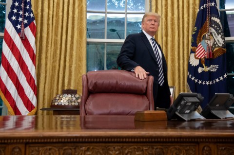 Periodista de Watergate publica libro sobre la presidencia de Donald Trump