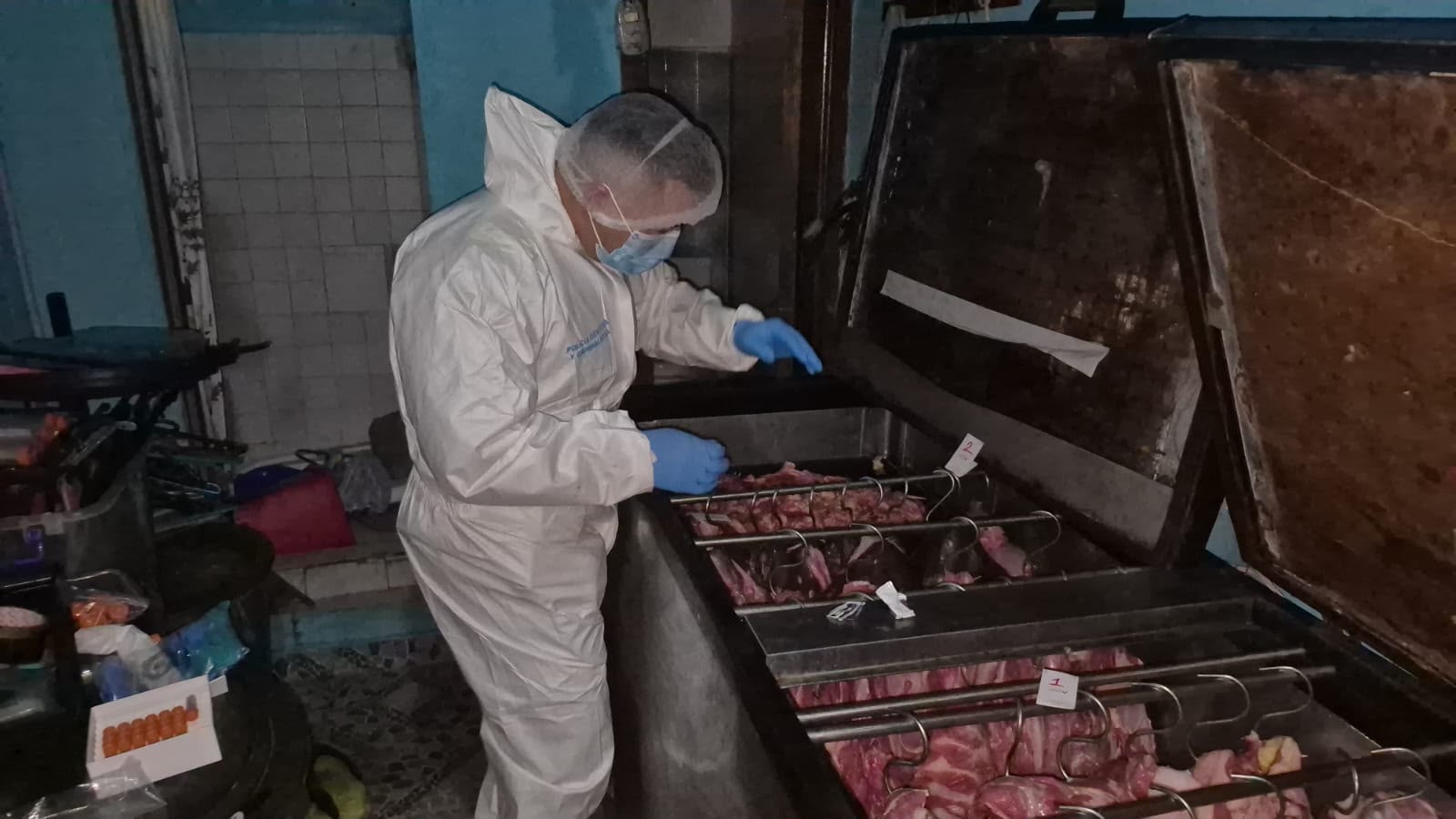 En el operativo fueron capturadas 10 personas e incautadas 1,4 toneladas de carne que era comercializada de manera clandestina en Bucaramanga.
